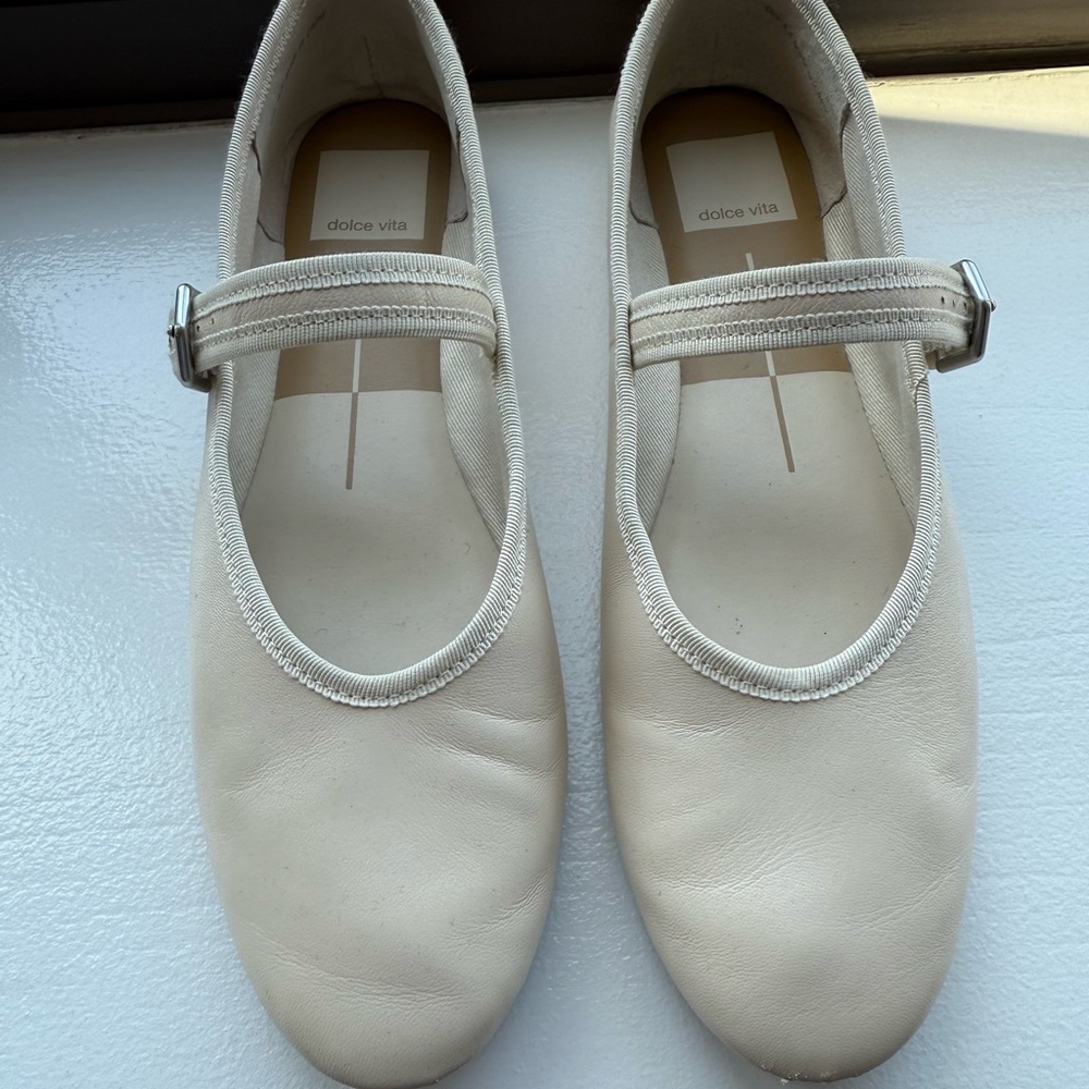 Dolce Vita Women's Cream Mary Jane flats